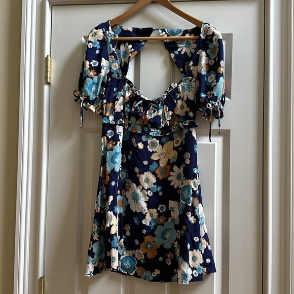 For Love & Lemons Sky Magnolia Mini Dress Floral print SzSmall in Shades of blue - Picture 3 of 12